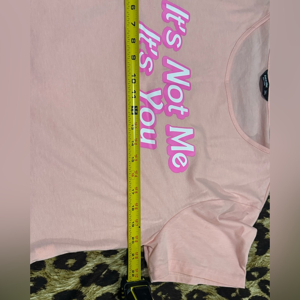 Pink “It’s not me it’s you” crop tee!
3XL BARBIE FONT - Picture 6 of 6